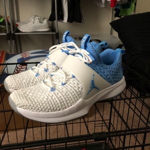 North Carolina Jordan Trainers 2 Flyknit